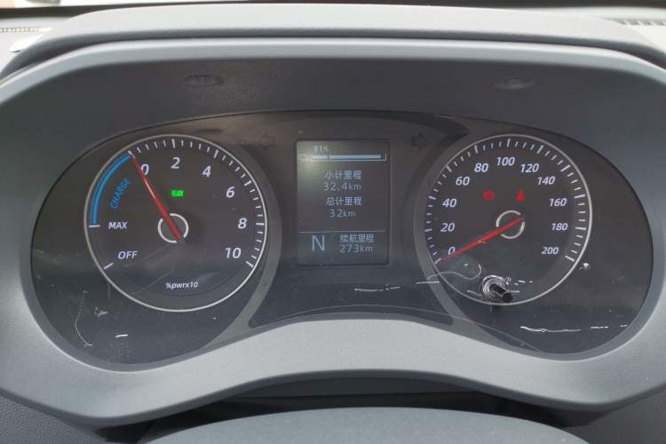 Used Wuling Yangguang 2024 300km Comfort-Grade Passenger Van 60kW Instrument Cluster