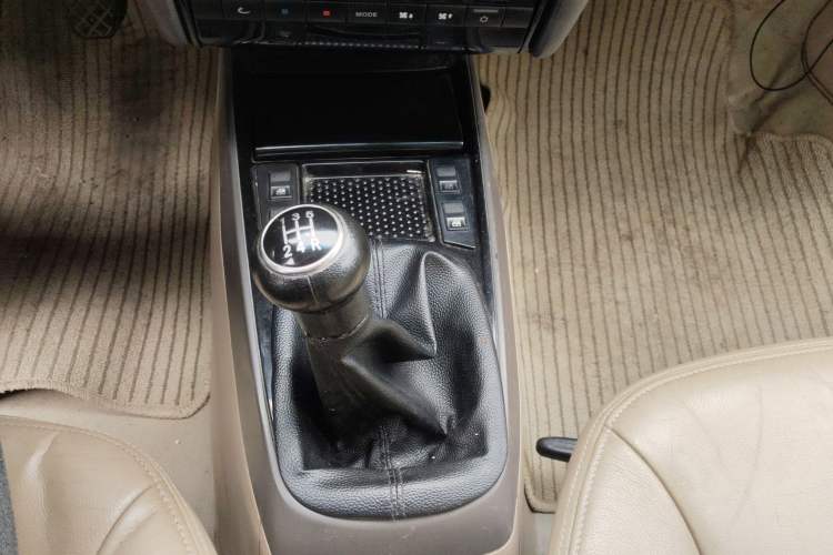 Used Volkswagen Santana Vista 2010 1.6L Manual Sishang Version
