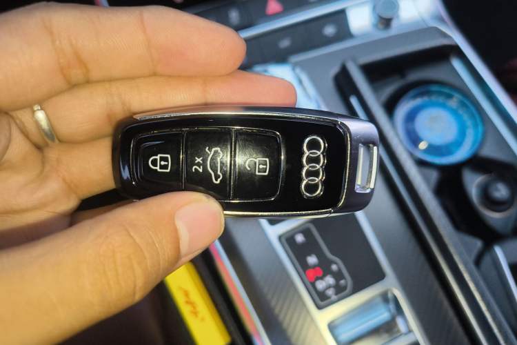Used Audi A7L 2024 45 TFSI quattro Black Warrior Edition Vehicle Key