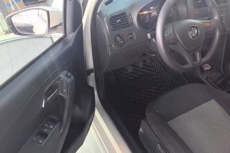 Used Volkswagen Polo 2018 1.5L Manual Drive-Comfort Model Driver Seat