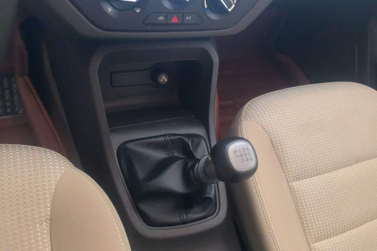 Used Wuling Hongguang 2019 1.5L S Standard Version China VI LAR Gear Lever