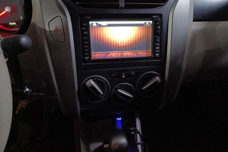 Used Venucia D50 2015 1.6L Automatic Fashion Edition
