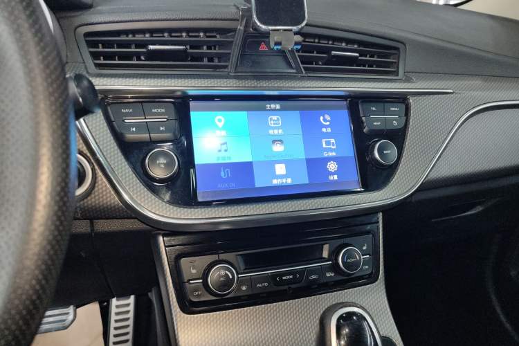 Used Geely Auto Emgrand GS 2017 Sport Edition 1.3T Automatic Smart Connectivity Model Audio And AC Panel