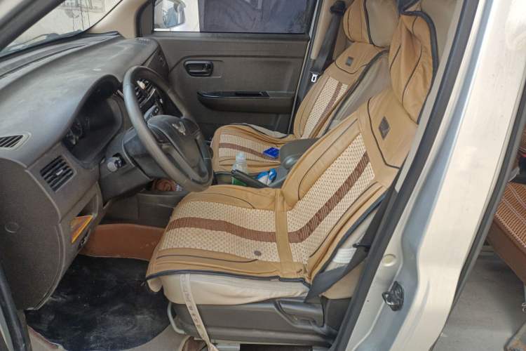 Used Wuling Rongguang V 2015 1.5L Standard Version