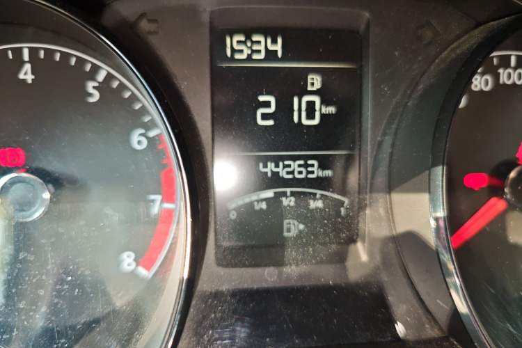 Used Volkswagen Lavida 2015 1.6L Manual Fashion Edition
