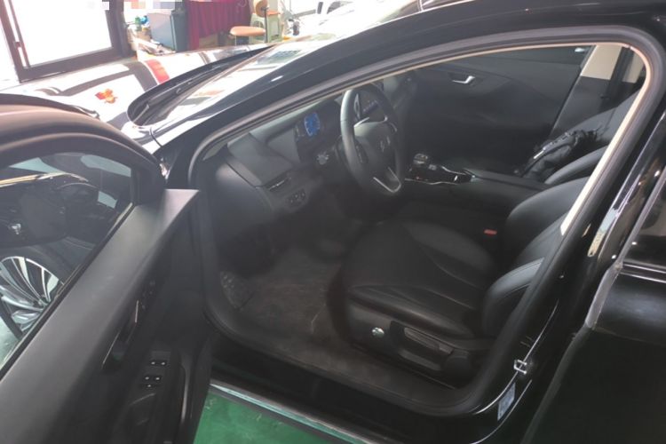 Used Hongqi E-QM5 2022 431 km Charge & Enjoy Edition
