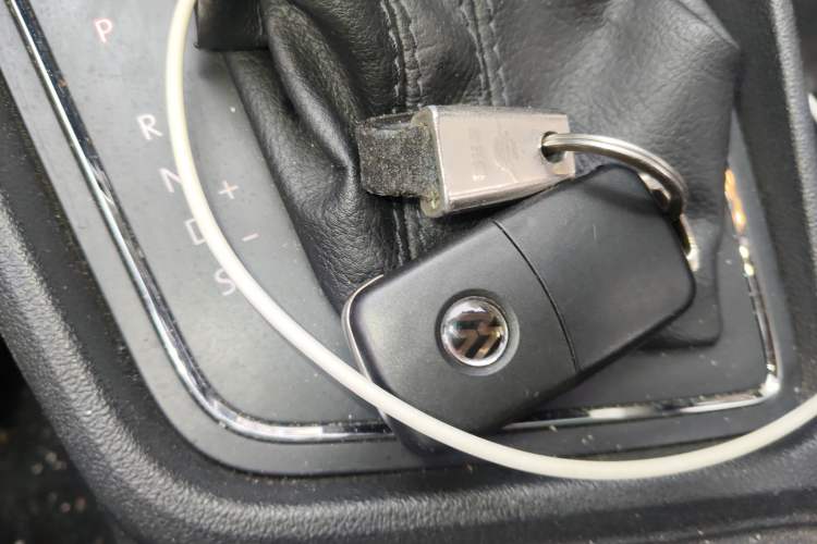 Used Volkswagen Lavida 2017 1.6L Automatic Comfort Edition
