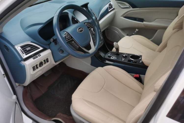 Used BYD Qin New Energy 2014 1.5T Flagship Model Left Front Seat