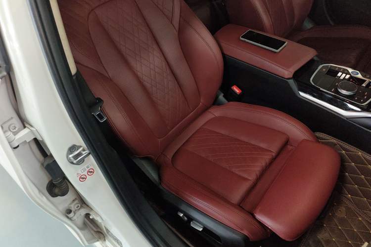 Used BMW i3 2022 eDrive 35 L
