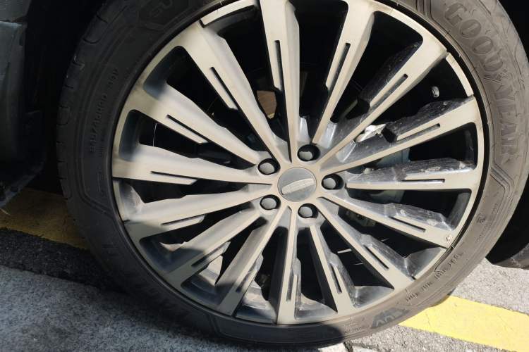 Used Geely Auto Monjaro L 2025 Dongfang Yao 2.0TD Automatic Lanxing Edition
