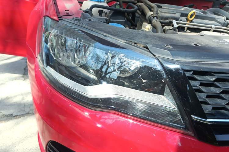 Used Volkswagen Bora 2014 1.4TSI Automatic Sportline Right Front Headlight