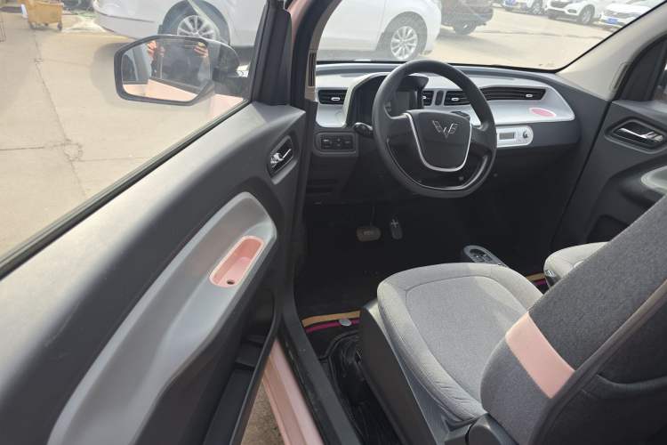 Used Wuling Hongguang MINIEV 2022 Macaron Premium Model – Lithium Iron Phosphate