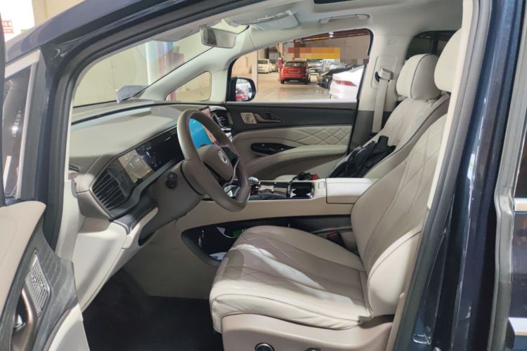 Used Denza D9 2022 DM-i 970 Four-Wheel Drive Prestige Model