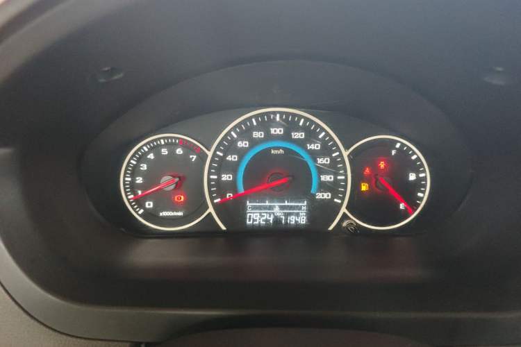 Used Wuling Rongguang V 2016 1.2L Standard Version
