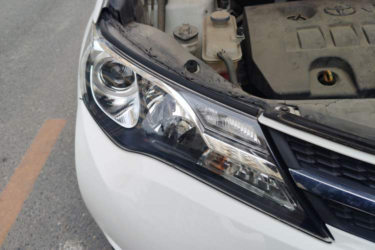 Used Toyota RAV4 2013 2.0L CVT Four-Wheel Drive New Edition