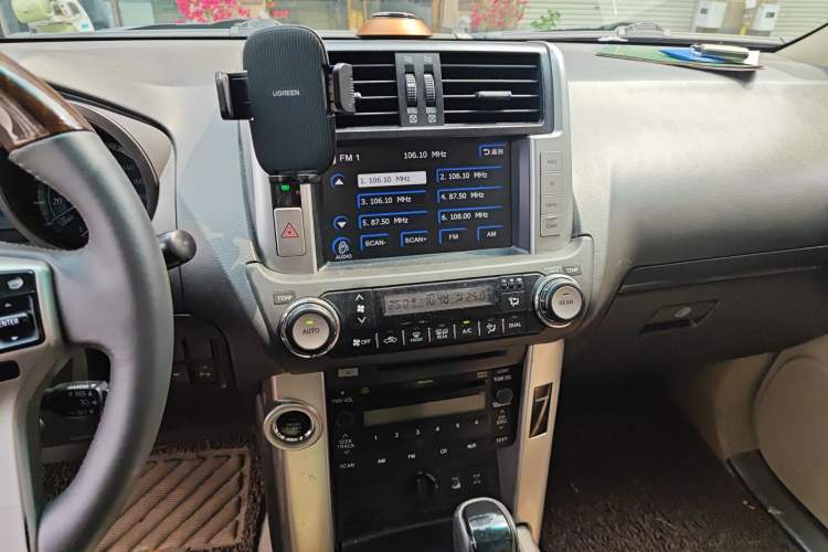Used Toyota Prado 2010 4.0L Automatic TX-L Audio And AC Panel