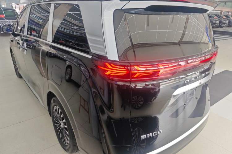 Used Denza D9 2025 DM-i Smart Drive 1020 Four-Wheel Drive Deluxe Model Rear Left 45 Deg