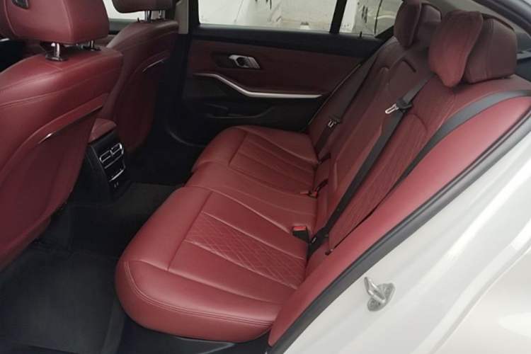 Used BMW i3 2023 eDrive 40 L Midnight Edition
