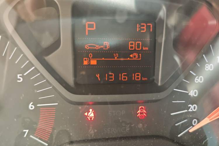 Used Citroen Elysee 2015 Qishang Edition 1.6L Automatic Fashion Model Odometer Close Up