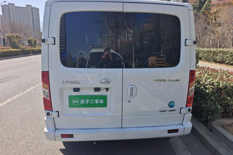 Used SAIC MAXUS Xintu V80 2023 2.0T PLUS AMT City Edition Short Wheelbase Ultra-Low Roof 5/6-Seater