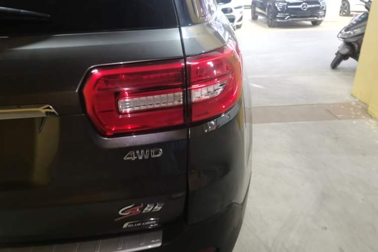 Used Changan CS95 2017 2.0T Four-Wheel Drive SmartDrive Edition
