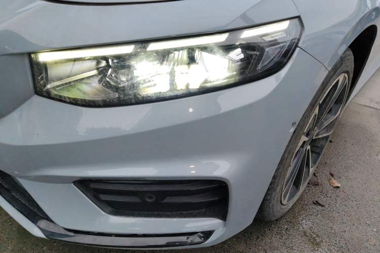 Used Geely Auto Preface 2021 2.0TD Space-Time Edition Starry Celestial Left Front Headlight