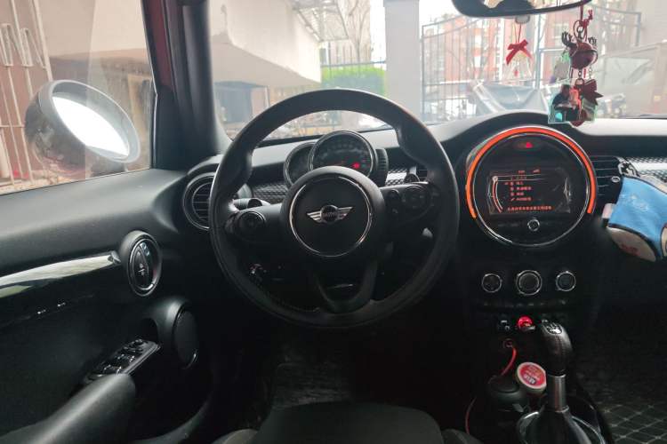 Used MINI 2016 2.0T COOPER S Five-Door Edition Steering Wheel