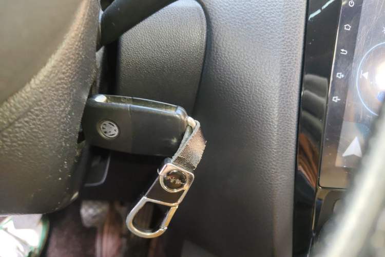 Used Volkswagen Sagitar 2014 1.6L Manual Comfort Model Vehicle Key