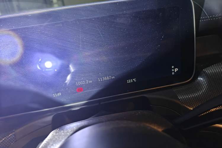 Used Mercedes-Benz C-Class 2022 C 200 L Sport Edition Odometer Close Up