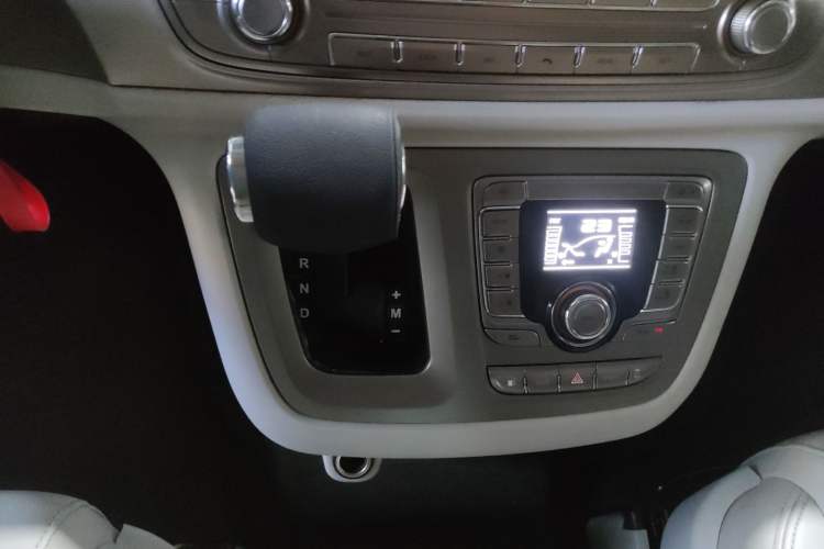 Used SAIC MAXUS G10 2018 PLUS 2.0T Automatic Smart Edition Gear Lever