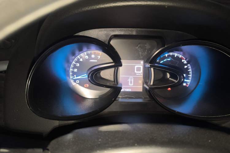 Used Dongfeng Aeolus AX7 2016 2.0L Manual Zhuyue Model