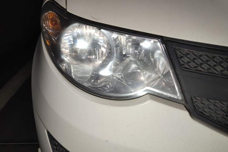 Used Wuling Hongguang 2021 1.5L Revised S Base Version Hydraulic Power Steering LAR Right Front Headlight