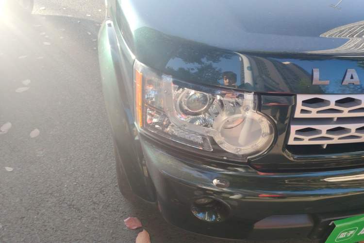 Used Land Rover Discovery 2011 3.0 SDV6 HSE Diesel Version Right Front Headlight