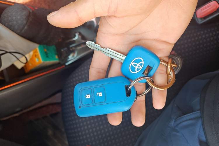 Used Toyota YARiS L Zhi Xuan 2017 1.5E CVT Enhanced Performance Edition Vehicle Key