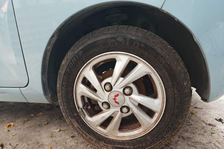 Used Wuling Hongguang MINIEV 2021 Macaron Premium Model – Lithium Iron Phosphate Right Front Wheel Hub