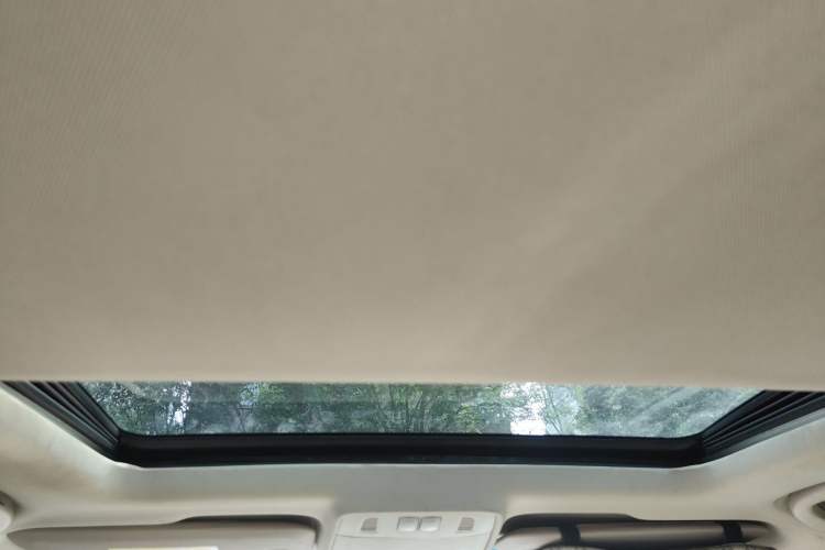 Used Buick GT 2011 GT 1.8L Automatic Fashion Edition Leather Model Headliner