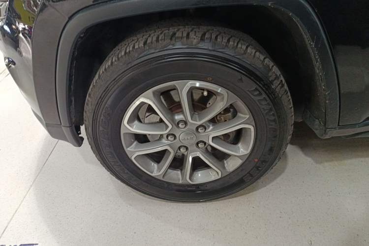 Used Jeep Grand Cherokee (Import) 2014 3.0L Comfort Navigation Edition