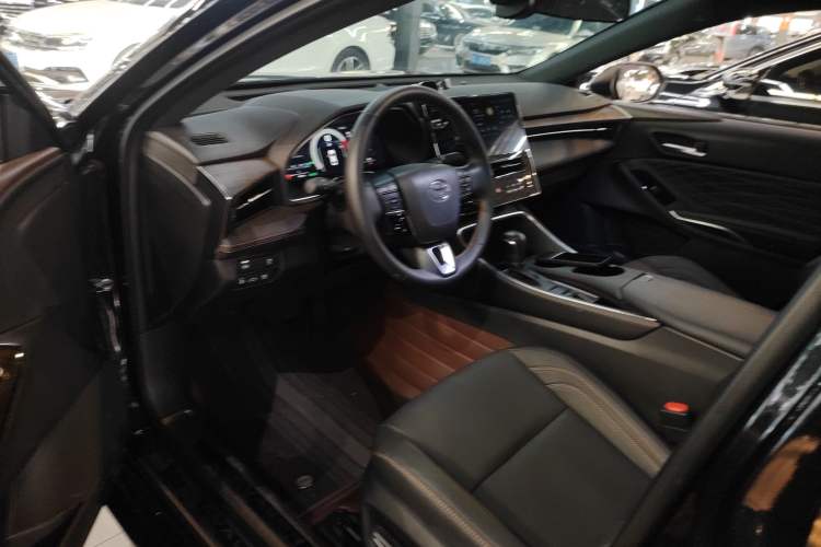 Used Toyota Avalon 2024 Dual-Motor 2.0L Luxury Edition
