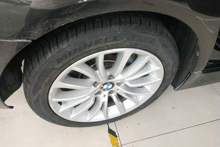 Used BMW 5 Series 2014 525Li Luxury Design Package
