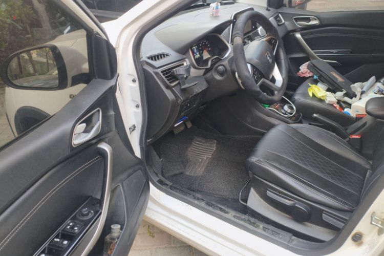 Used Baojun 310W 2018 1.5L Automatic Fashion Edition China VI Driver Seat