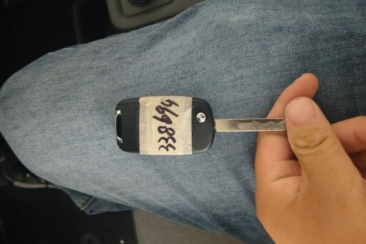 Used Wuling Yangguang 2025 Model 310KM Bus Edition—Customized by CATL