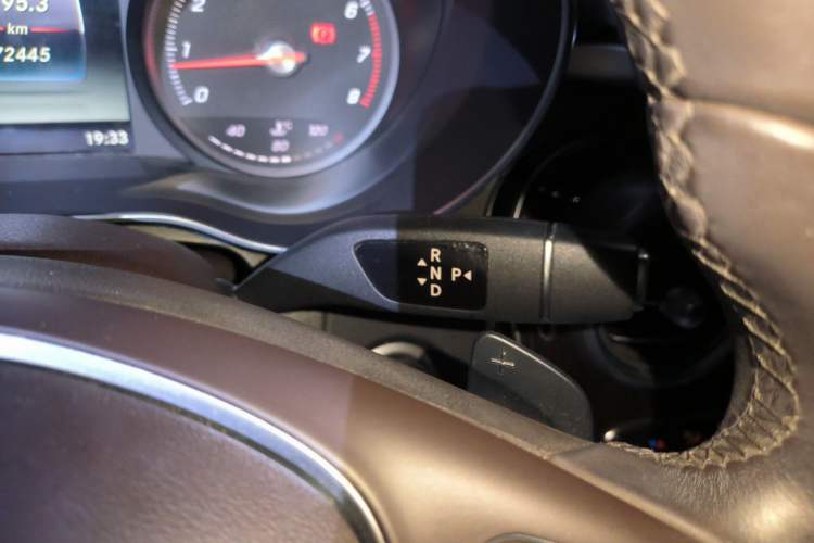 Used Mercedes-Benz GLC 2018 Facelift GLC 260 4MATIC Luxury Edition
