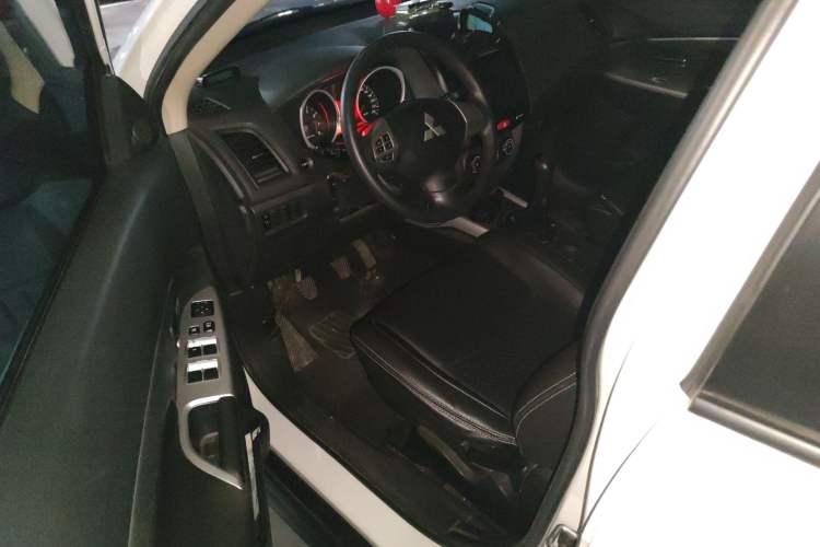 Used Mitsubishi ASX 2016 1.6L Manual Two-Wheel Drive Entry Version
