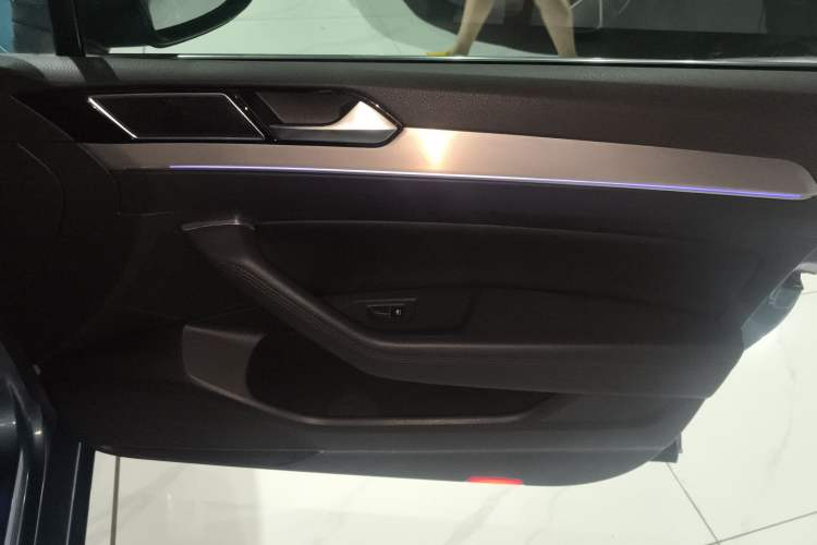 Used Volkswagen Variant 2018 380TSI Two-Wheel Drive Comfort Edition
