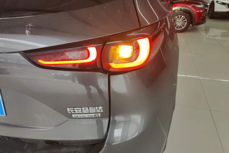 Used Mazda CX-5 2024 2.0L Automatic Two-Wheel Drive Comfort Version Right Rear Taillight