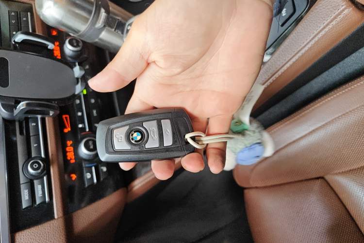 Used BMW 5 Series 2014 535Li Leading Model Vehicle Key