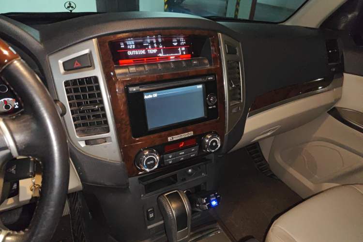 Used Mitsubishi Pajero 2018 V97 3.8L 5-Door GLS Sunroof Dual Differential – Middle East
