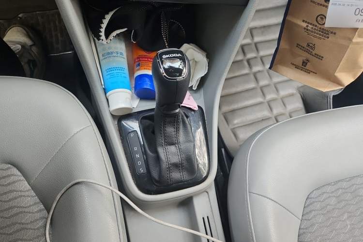 Used Skoda Rapid 2015 1.6L Automatic Smart Selection Model