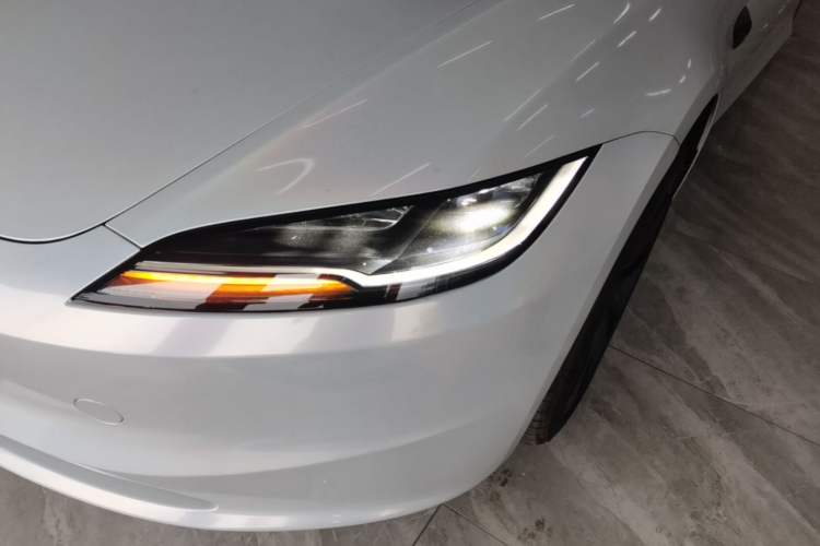 Used Tesla Model 3 2025 Rear-Wheel-Drive Version
