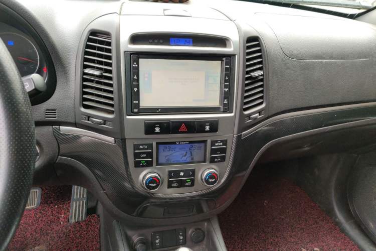 Used Hyundai Santa Fe Classic 2010 2.4 Ultimate Edition 7-Seater Four-Wheel Drive